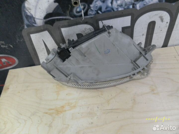 Фара левая Alfa Romeo 147 Альфа Ромео 147