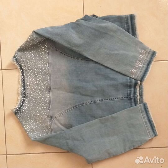 Джинсовая куртка женская