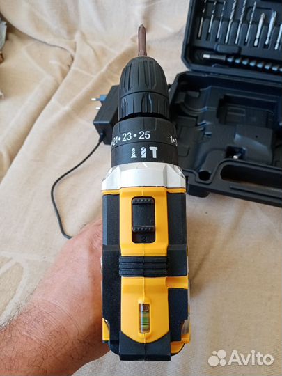 Аккумуляторная дрель шуруповерт