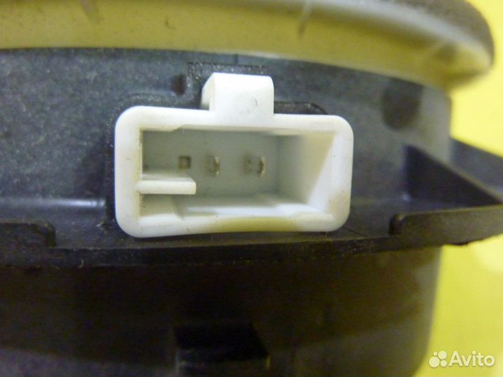 Динамик колонка музыкальная в дверь Avensis 3 t270