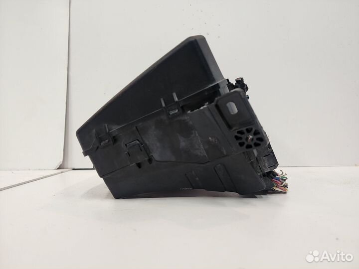 Блок предохранителей под капот Toyota Corolla Fiel