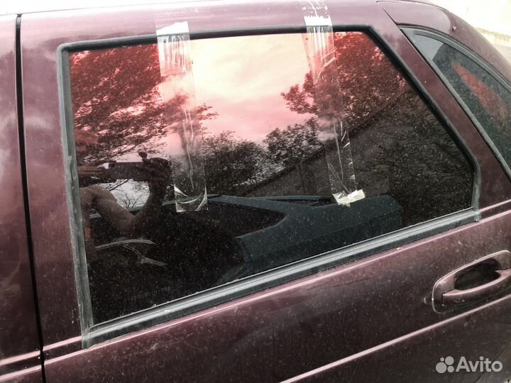 Боковое стекло LADA Priora