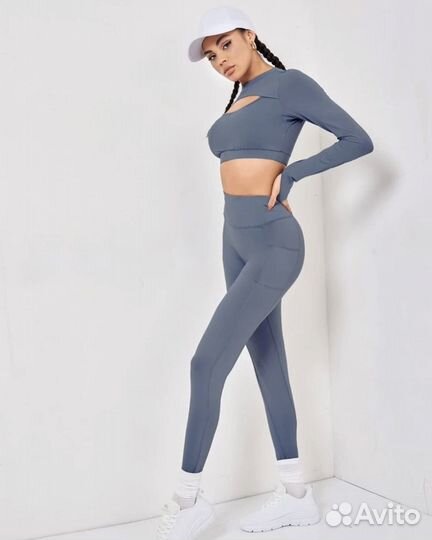 Спортивный костюм женский