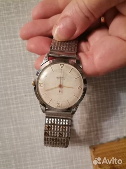 Часы наручные мужские и женские