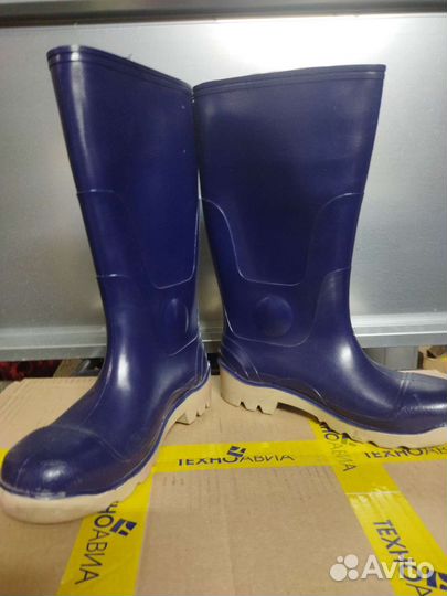 Сапоги резиновые с металлической защитой