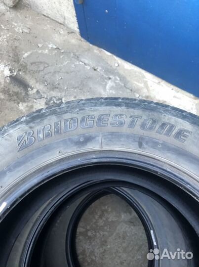 Bridgestone Dueler H/T D687 225/65 R17