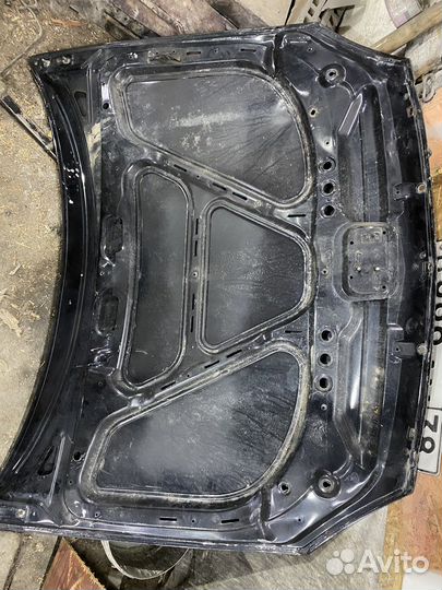 Капот на priora черный