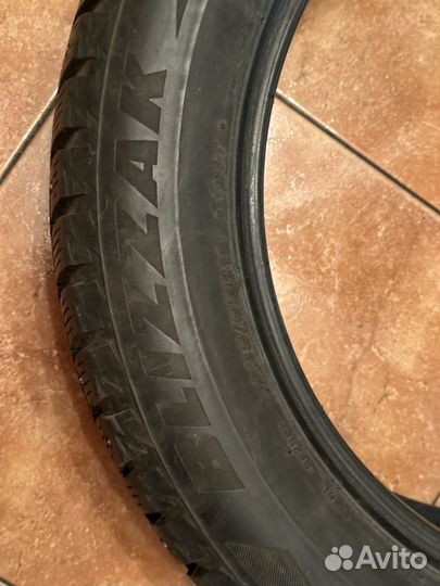 Bridgestone Blizzak Spike-02 SUV 235/55 R19