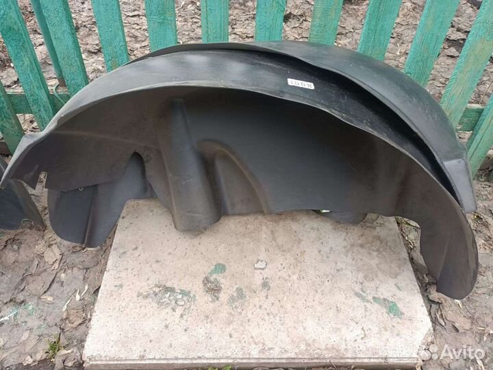 Подкрылки локеры