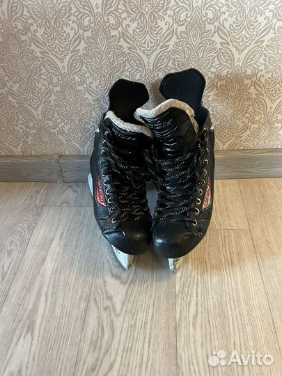 Коньки хоккейные