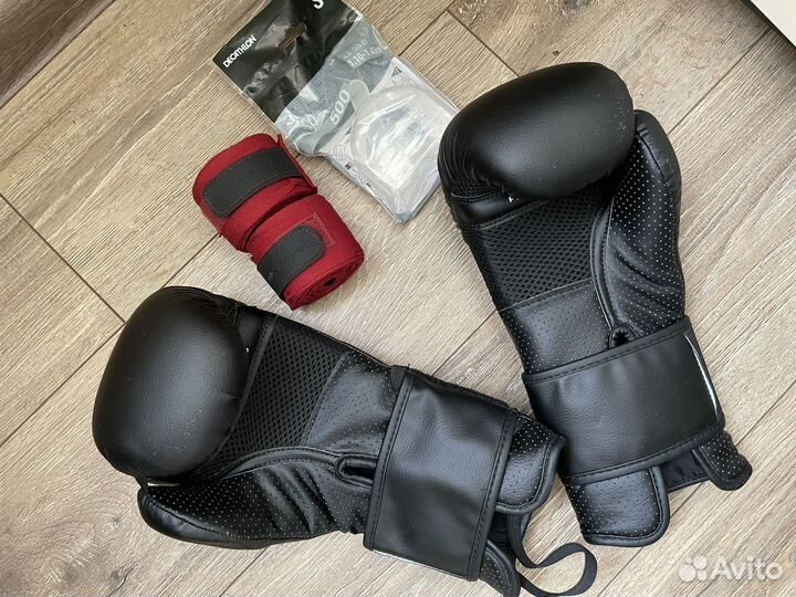 Боксерские перчатки 10 oz