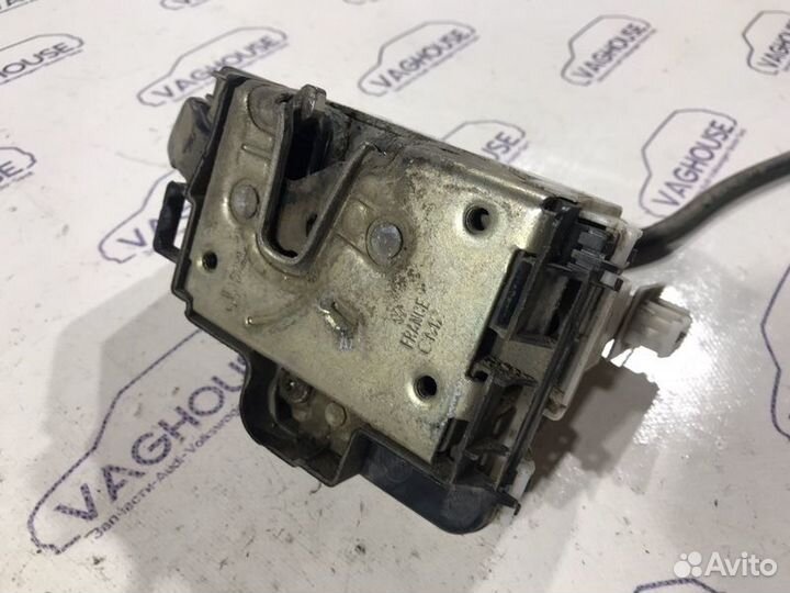 Замок двери передний левый Volkswagen Golf MK3