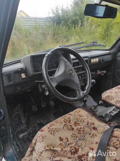 LADA 4x4 (Нива) 1.7 МТ, 2000, 300 000 км