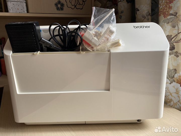 Швейная машина Brother innovis NV 400