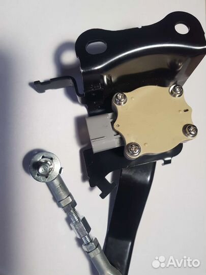 Датчик гидроподвески Lexus LX470