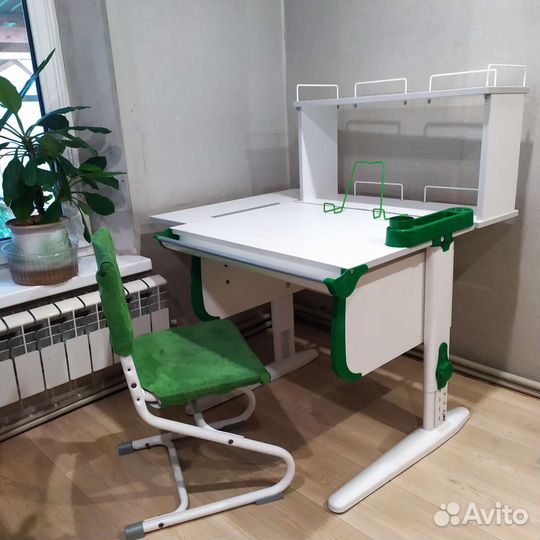 Растущая парта Дэми