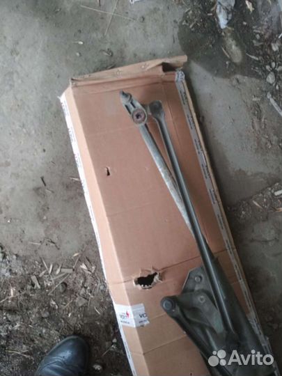 Продам трапецию стеклоочистителя wv saran