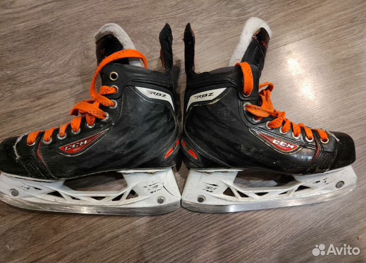 Коньки хоккейные 35 размер