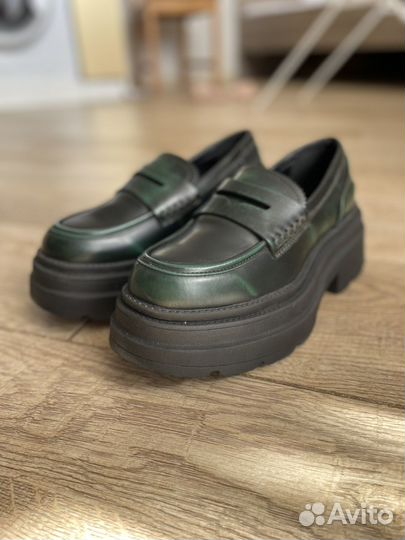 Лоферы новые женские 37,38,39 размер
