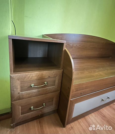 Кровать полуторная бу + тумбочка