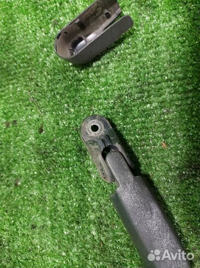 Поводок стеклоочистителя задний Hyundai I20 2009