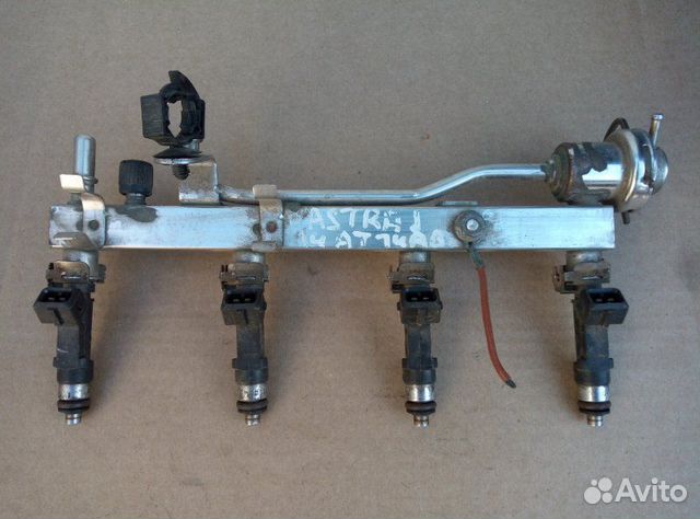 Топливная рампа Opel Astra J 1.4 turbo