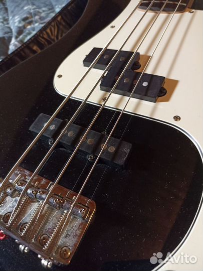 Бас гитара Fender Squier Precision Bass Standard