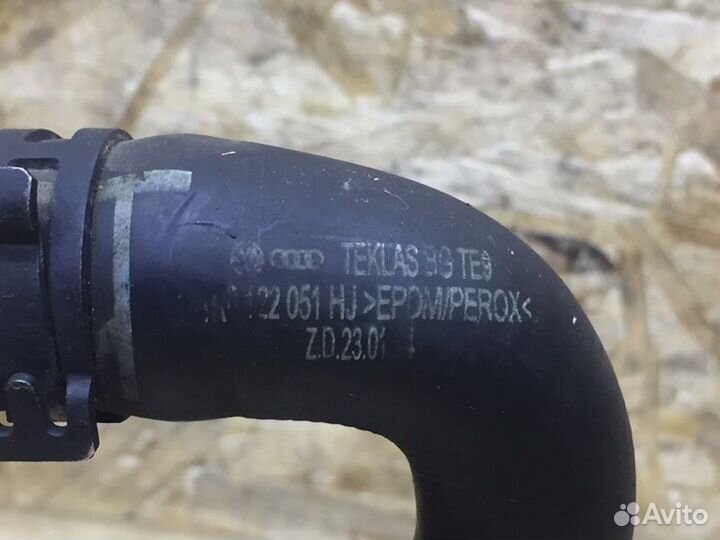 Патрубок системы охлаждения Volkswagen Jetta 6 1.4