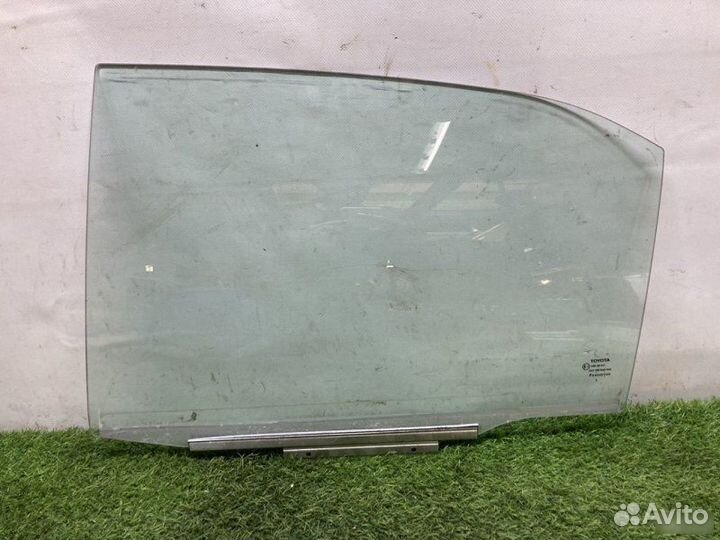 Стекло двери заднее левое Toyota Camry Cv40