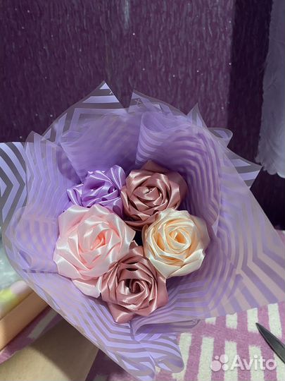 Букеты роз из атласной ленты