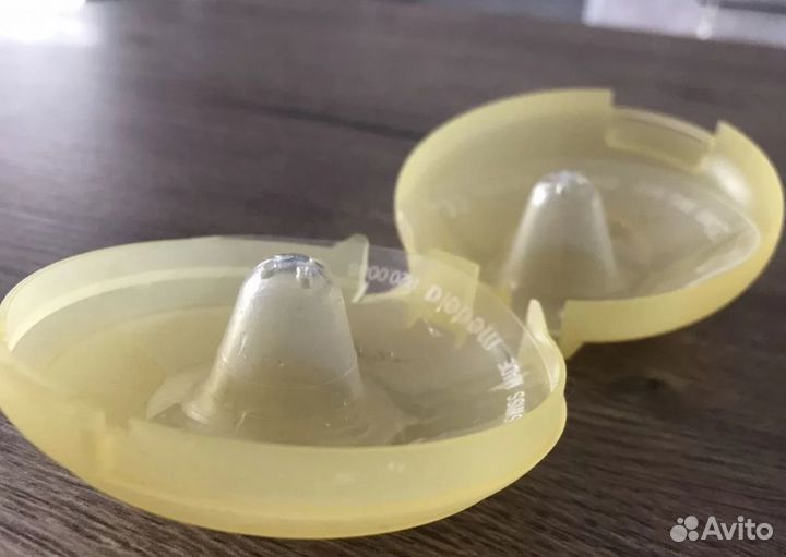 Молокоотсос medela ручной (накладки в подарок)