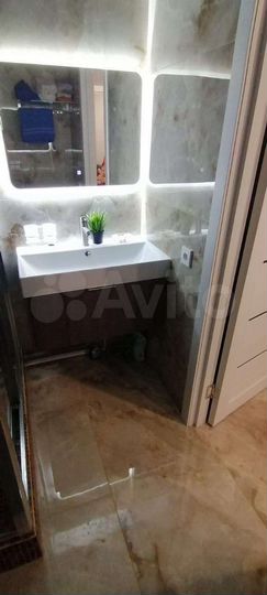 2-к. квартира, 57 м², 8/17 эт.