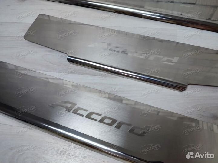 Накладки на пороги Premium