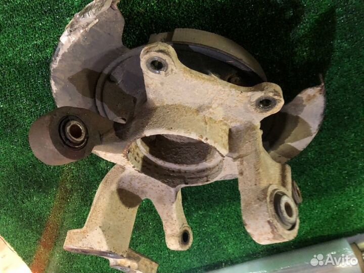 Кулак поворотный в сборе задний правый Ssangyong