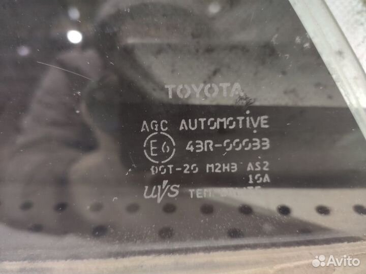 Стекло глухое двери заднее левое Toyota Corolla 15