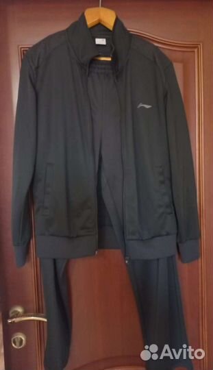 Костюм спортивный