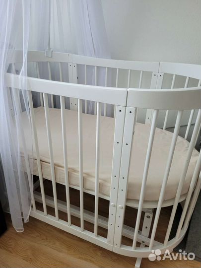 Детская кроватка трансформер с маятником овальная