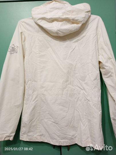 Ветровка женская