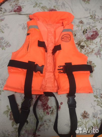 Спасательный жилет бу