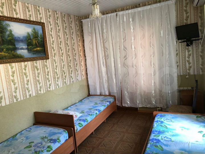 Комната 17 м² в 5-к., 2/2 эт.