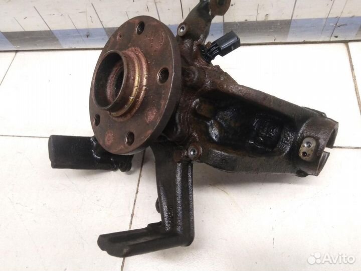 Кулак поворотный передний правый Jetta 2006-2011