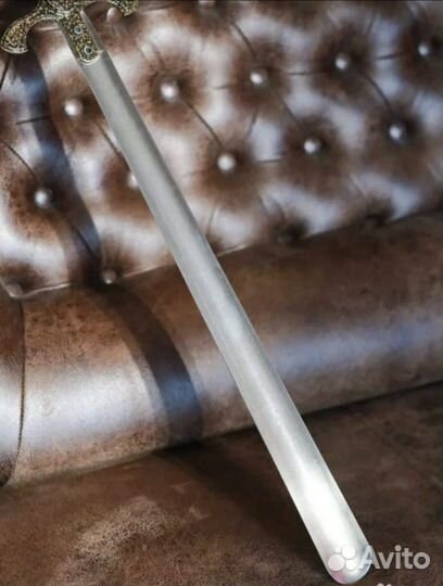 Лoжкa для oбуви. Мeч