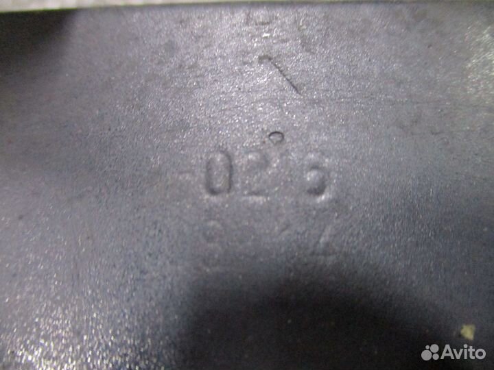 Кронштейн переднего стабилизатора правый MAN 81437