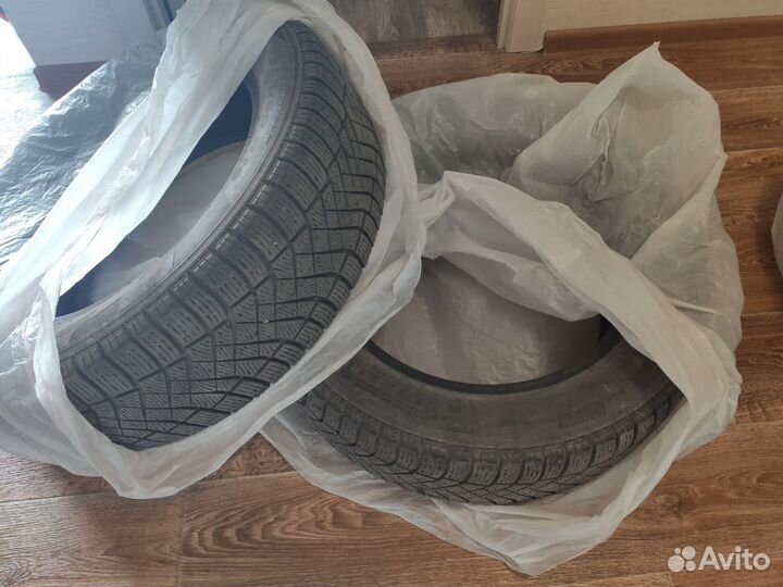 Pirelli Ice Zero FR SUV 225/60 R18