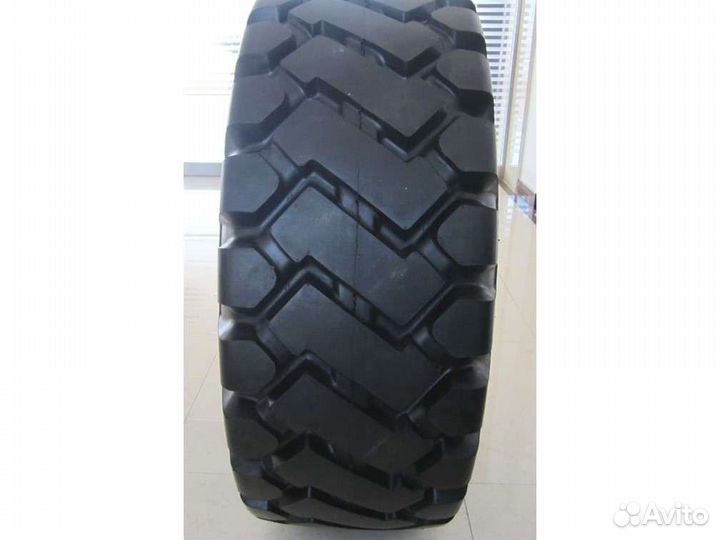 Шина для фронтальных погрузчиков 17.5-25 16PR naaa