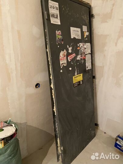 Дверь от застройщика б/у