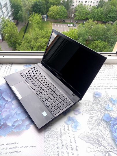 Игровой Samsung Core i5/8GB/500/GT520MX