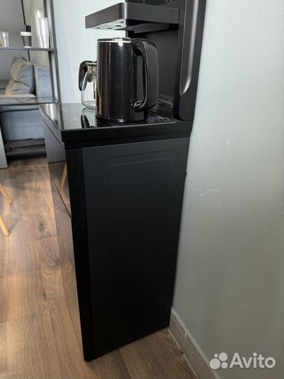 Напольный кулер с нижней загрузкой