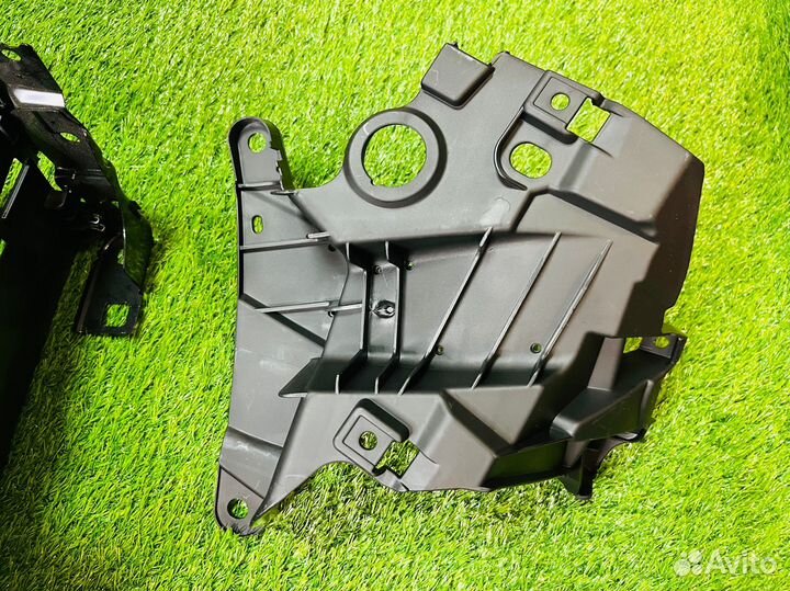 Воздуховод радиатора BMW F15 F16 Крепление крыла