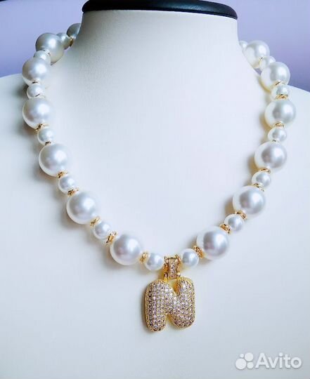 Колье чокер с буквой